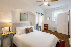 Parkside Haven - Charming 1BR Corner Property